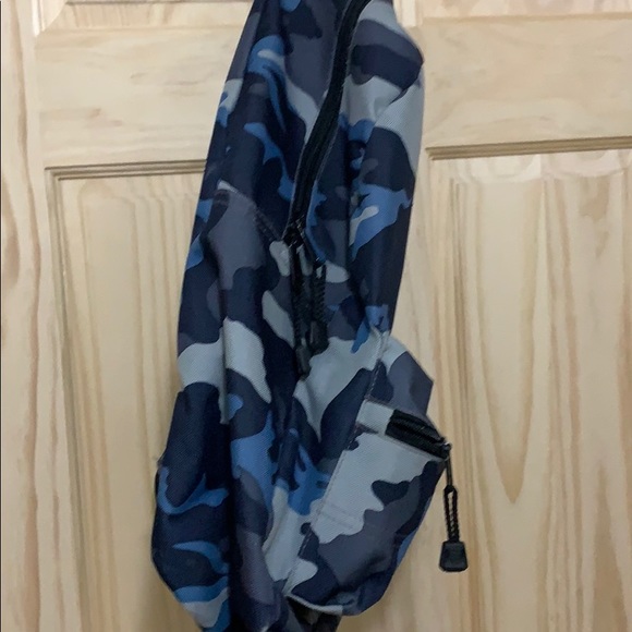 Dickies Blue Camo Vintage Backpack & pencilcase - Picture 4 of 5